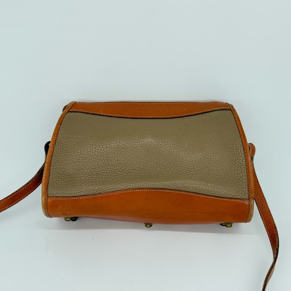 Vtg. Dooney and Bourke AWL crossbody - Picture 2 of 12